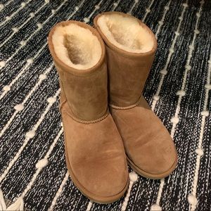 UGG Classic Short Boot